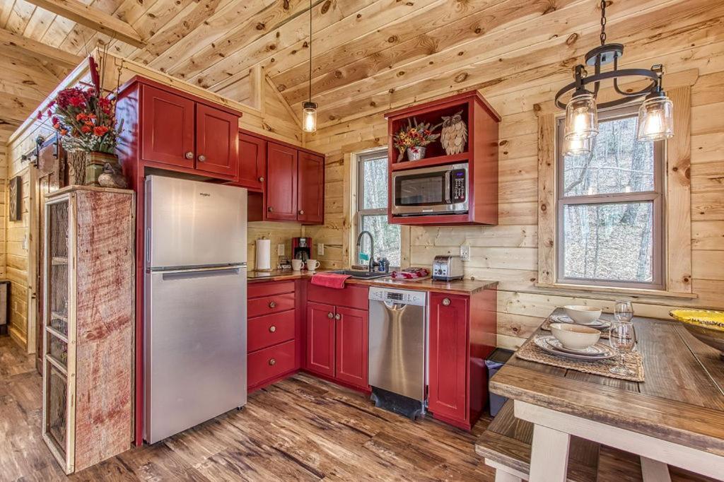 Owls Nest Tree House Hot Tub, Wifi, 1089 Free Tickets Each Paid Day, Dollywood And More سيفيرفيل الغرفة الصورة
