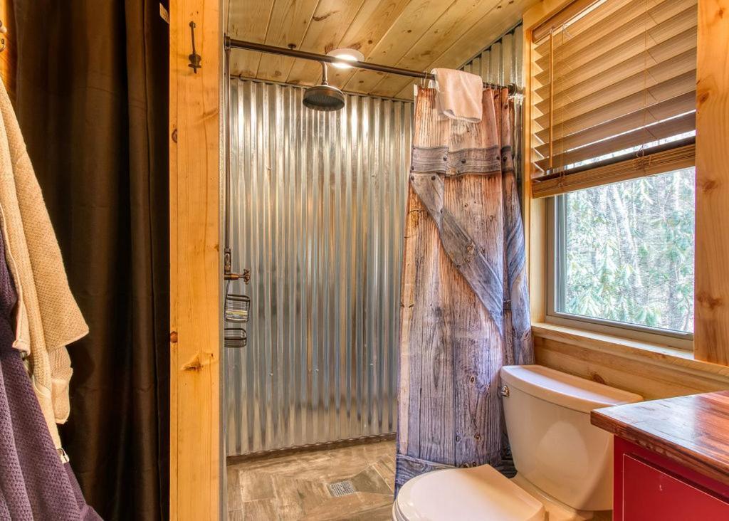 Owls Nest Tree House Hot Tub, Wifi, 1089 Free Tickets Each Paid Day, Dollywood And More سيفيرفيل الغرفة الصورة